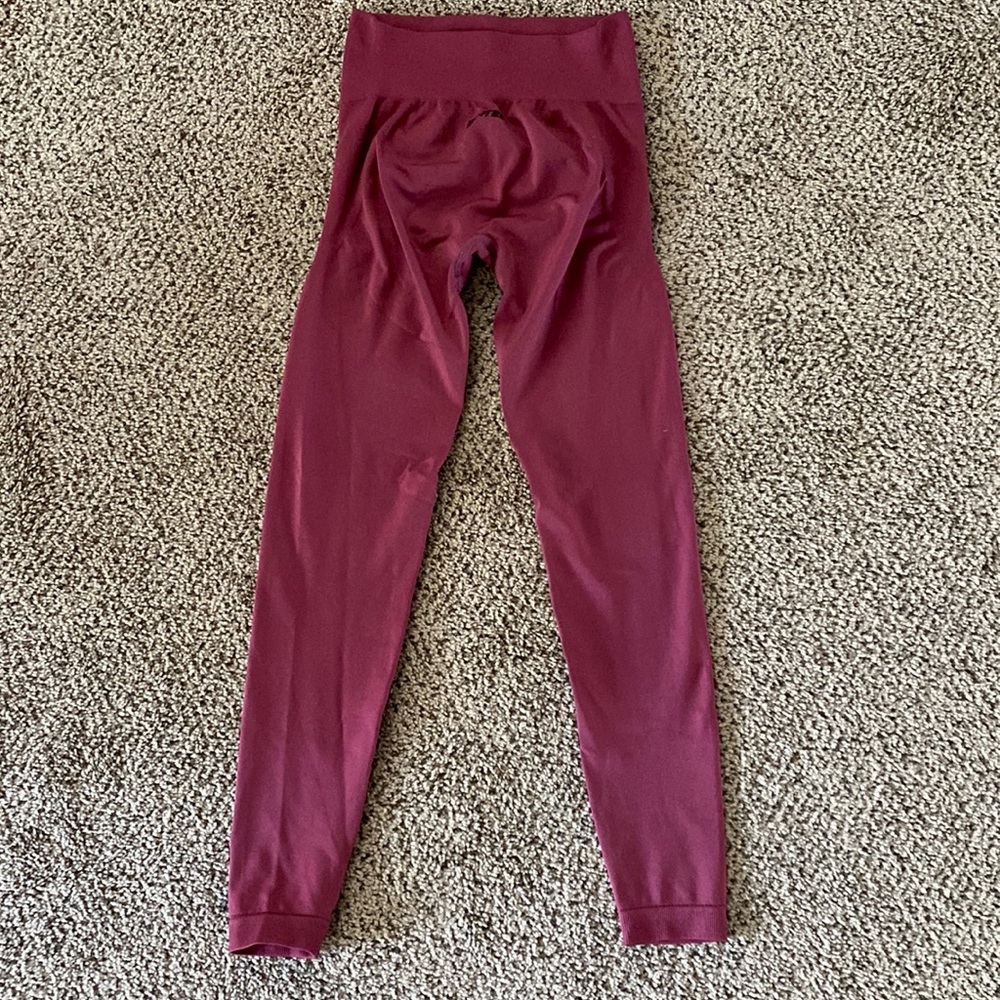 Women's Berry Colored Leggings Bo + Tee